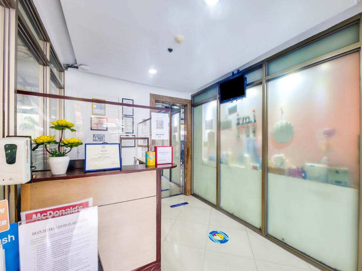 Oyo 893 Dian Suites Makati Manilla Buitenkant foto