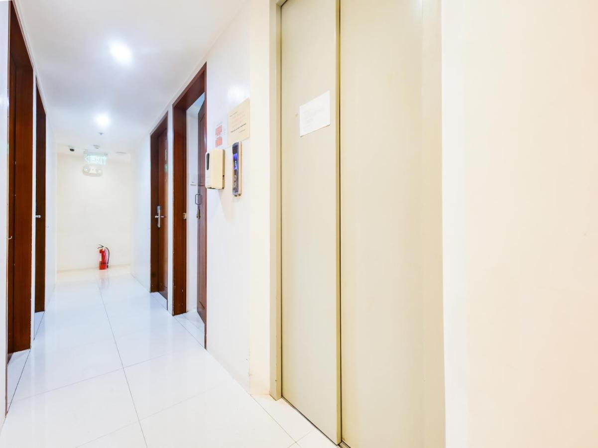 Oyo 893 Dian Suites Makati Manilla Buitenkant foto