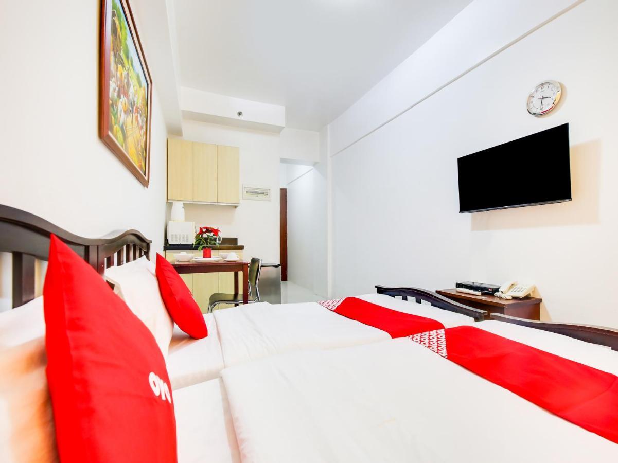 Oyo 893 Dian Suites Makati Manilla Buitenkant foto
