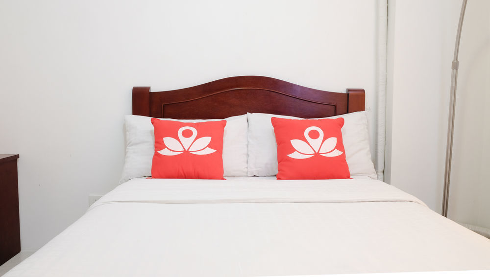 Oyo 893 Dian Suites Makati Manilla Buitenkant foto