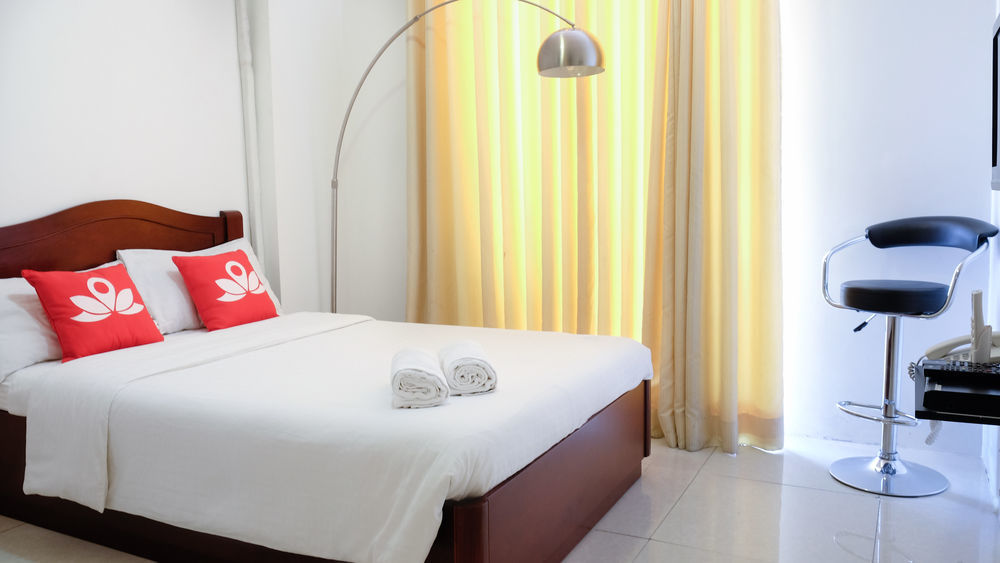 Oyo 893 Dian Suites Makati Manilla Buitenkant foto