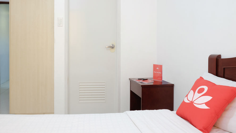Oyo 893 Dian Suites Makati Manilla Buitenkant foto