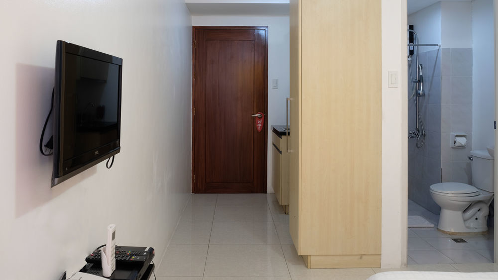 Oyo 893 Dian Suites Makati Manilla Buitenkant foto