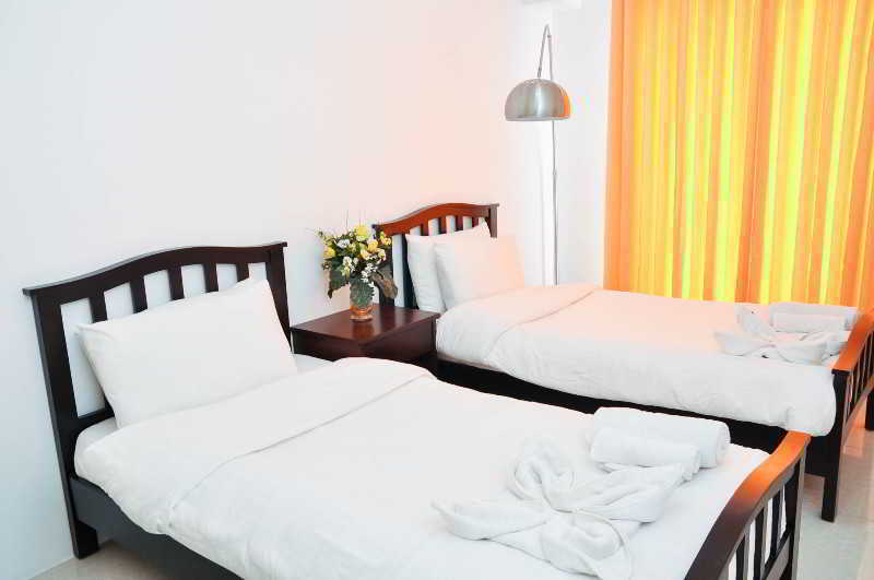 Oyo 893 Dian Suites Makati Manilla Buitenkant foto