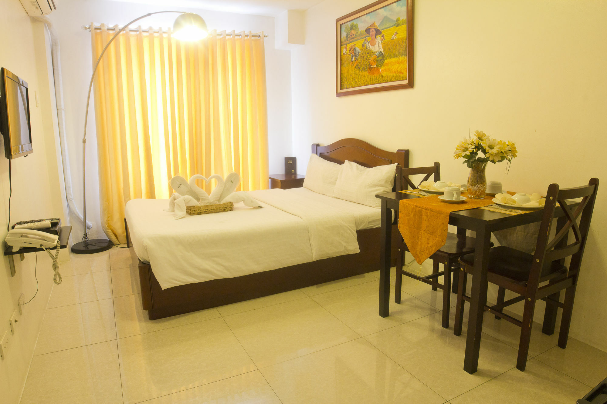 Oyo 893 Dian Suites Makati Manilla Buitenkant foto